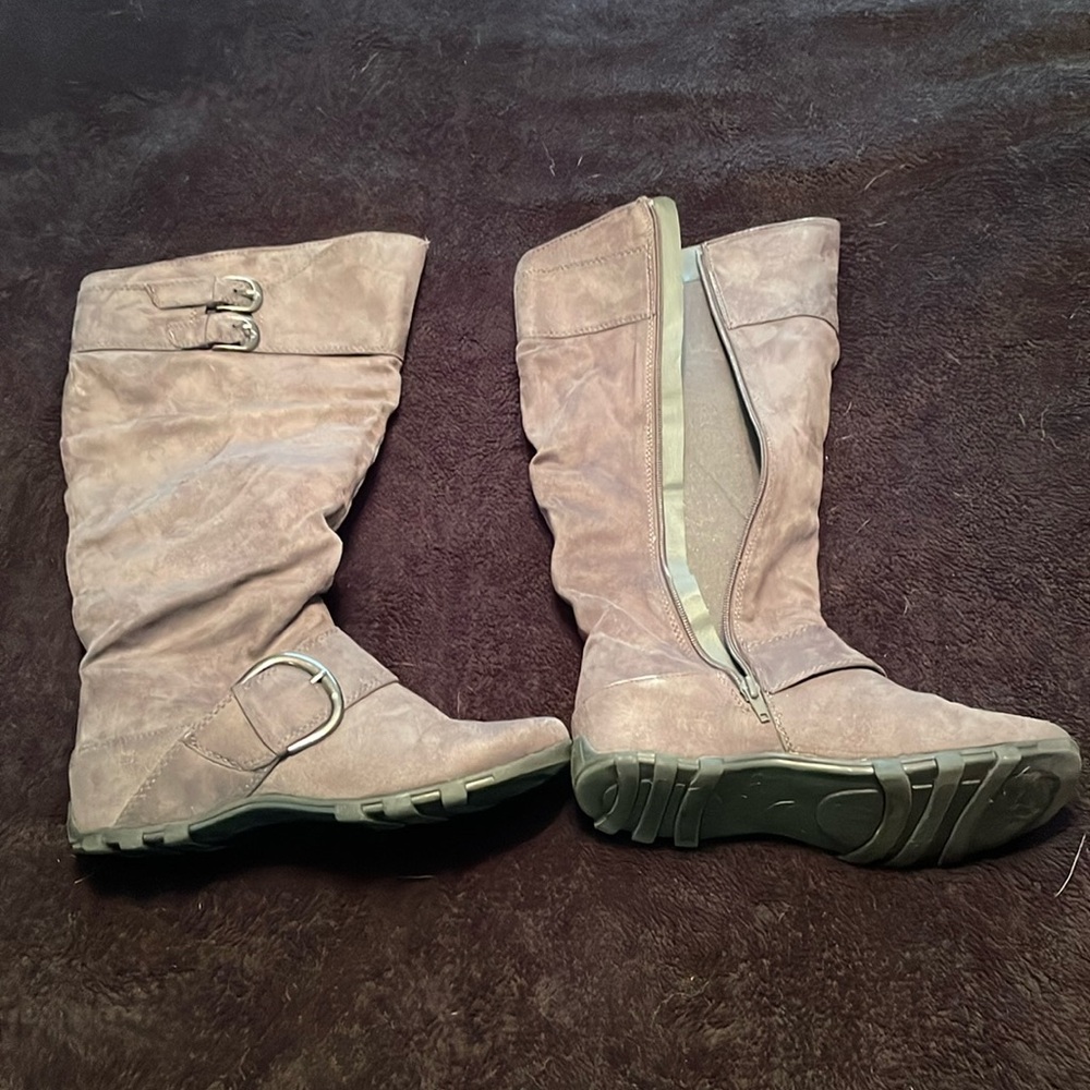 Maurice’s Boot Suede Material